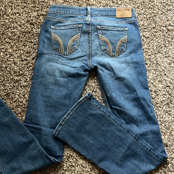 Hollister Low-rise Boot Cut Jeans - Picture 2 of 4